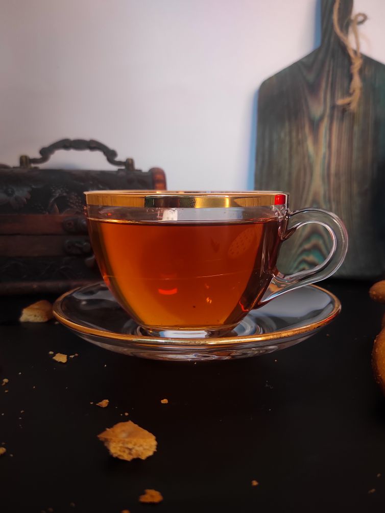 خرید فنجان لب طلایی